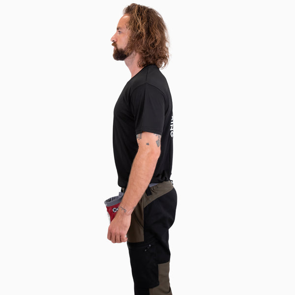 ENDURANCE BLACK TEE