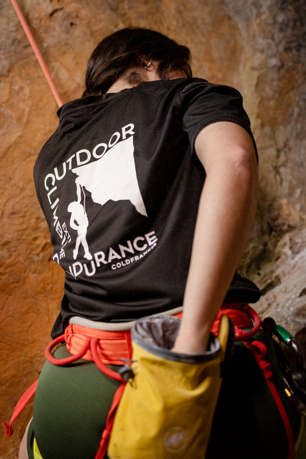 ENDURANCE BLACK TEE